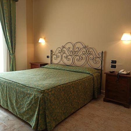 Hotel Primavera Dell'Etna Дзаферана Етнеа Екстериор снимка