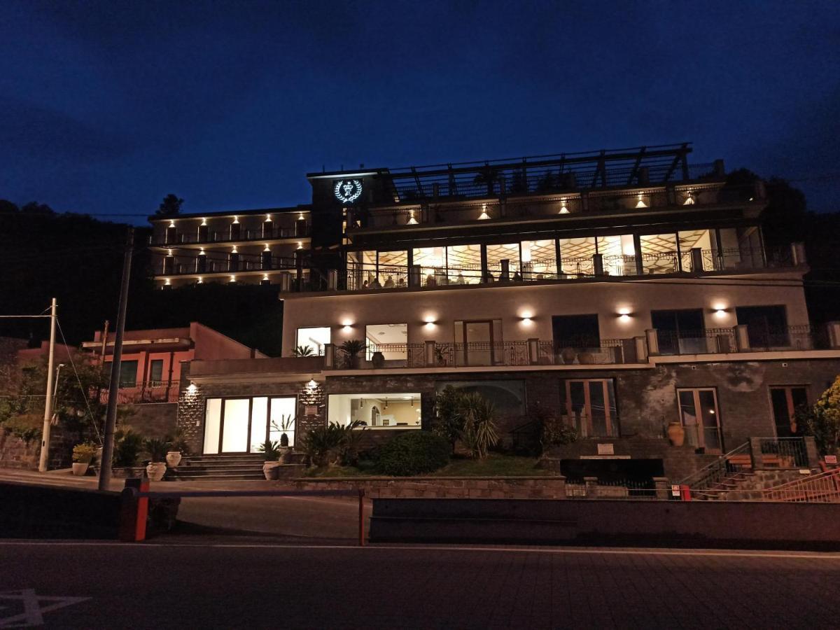 Hotel Primavera Dell'Etna Дзаферана Етнеа Екстериор снимка