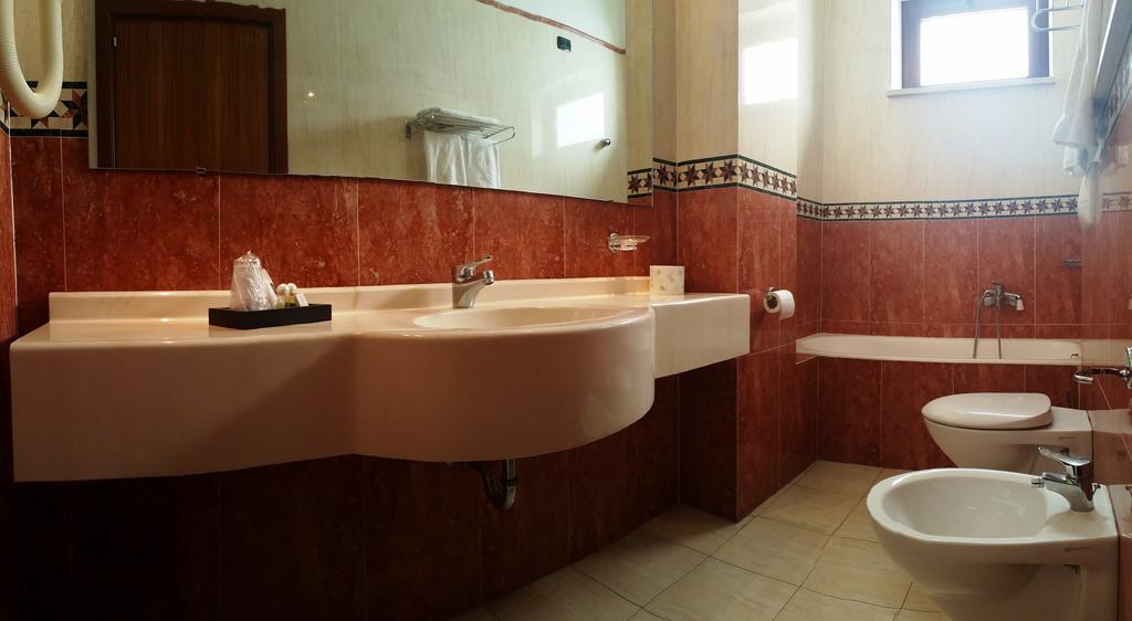 Hotel Primavera Dell'Etna Дзаферана Етнеа Екстериор снимка