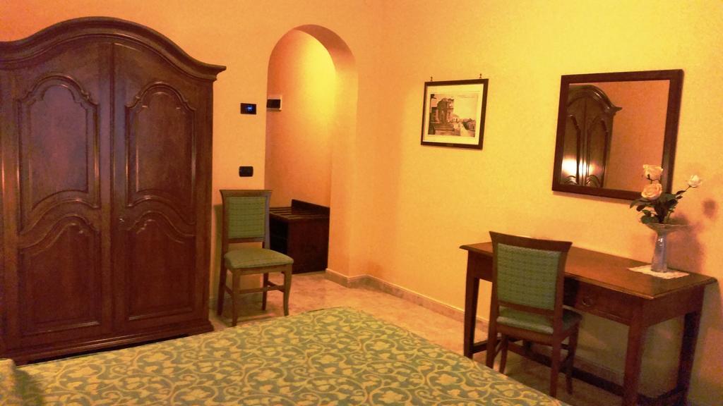 Hotel Primavera Dell'Etna Дзаферана Етнеа Екстериор снимка