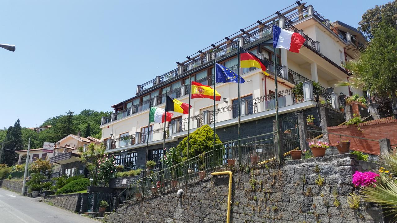 Hotel Primavera Dell'Etna Дзаферана Етнеа Екстериор снимка