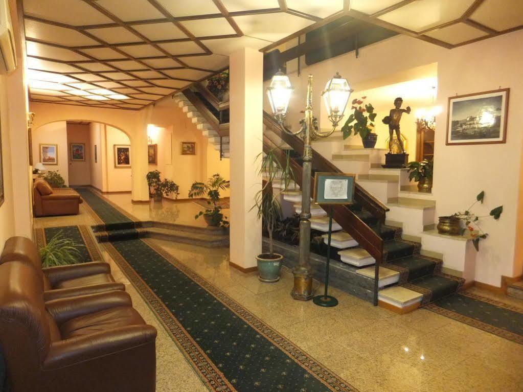 Hotel Primavera Dell'Etna Дзаферана Етнеа Екстериор снимка