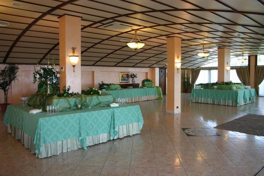 Hotel Primavera Dell'Etna Дзаферана Етнеа Екстериор снимка